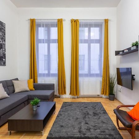 Dowtown Home In The Gozsdu Garden Budapest Exterior foto
