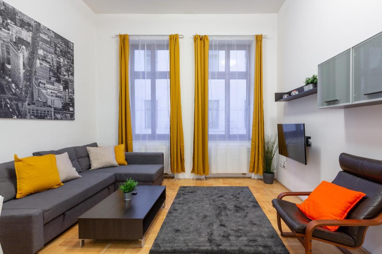Dowtown Home In The Gozsdu Garden Budapest Exterior foto